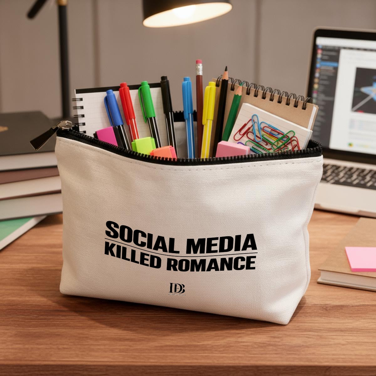 Social media killed romance Travel Organizer bag